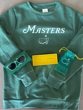 NEW + OFFICIAL 2026 Green Masters Crewneck Sweatshirt SZ L + OG CHAIR SUNGLASSES